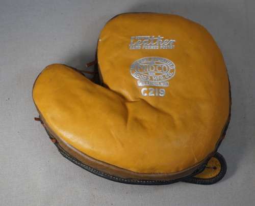 Midwest Sporting Goods C219 Catchers Mitt Front
