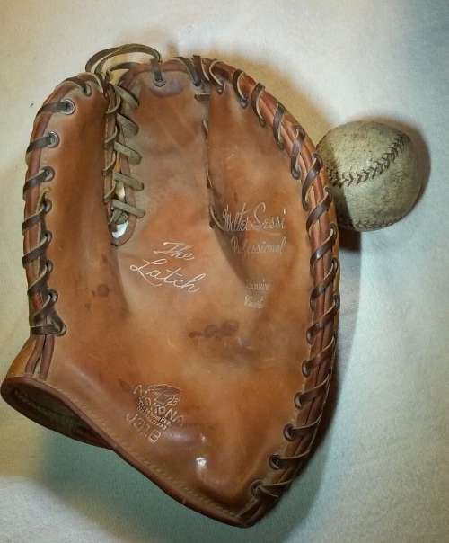 Walter Sessi Nokona J318 Basemitt Front
