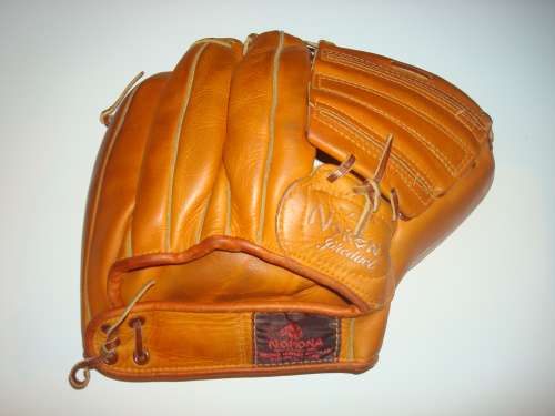 Bill Hunter Nokona 3F6 Back