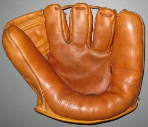 Chico Carrasquel Nokona G56 Front