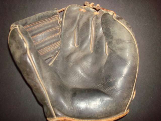 Dave Hoskins Nokona G16B Front