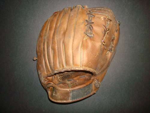 Dick Williams Nokona S600 Back