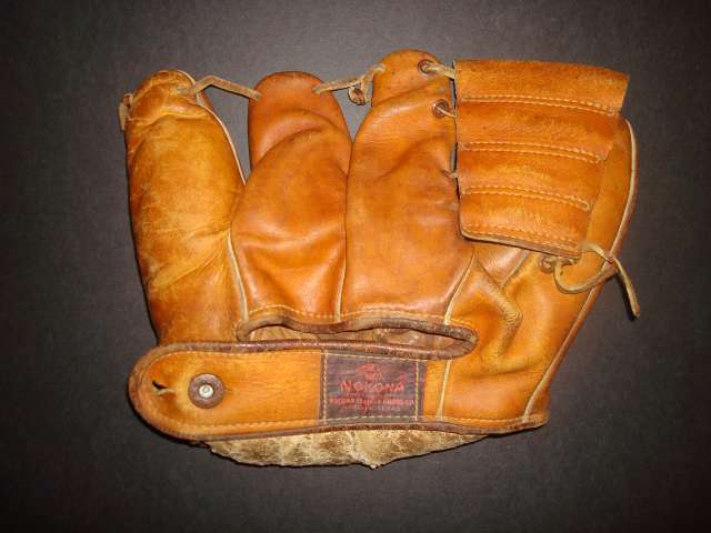 Eddie Chandler Nokona G18 Back