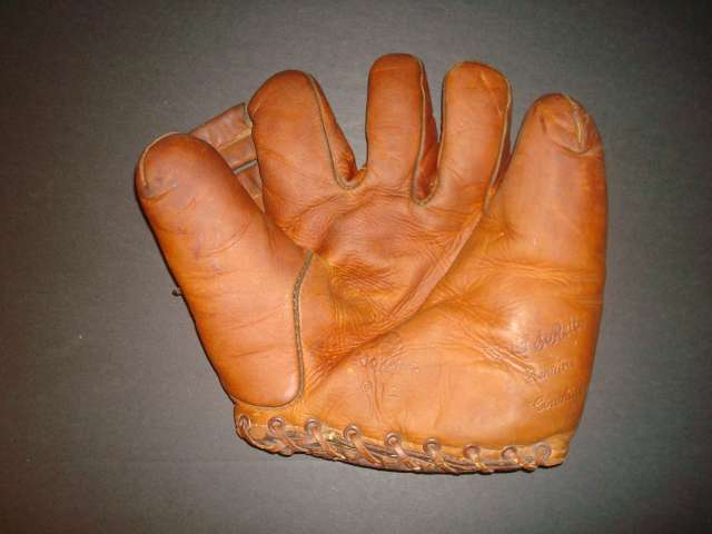 Jelly SoRelle Nokona G11 Front