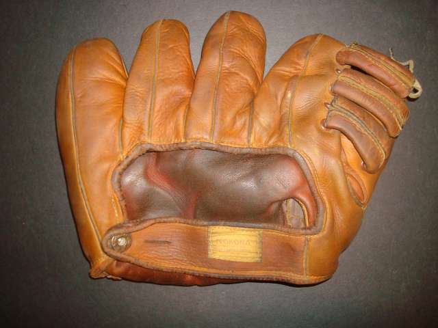 Joff Cross Nokona G33 Back