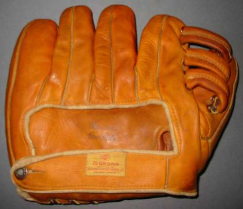 Joff Cross Nokona G33 Back