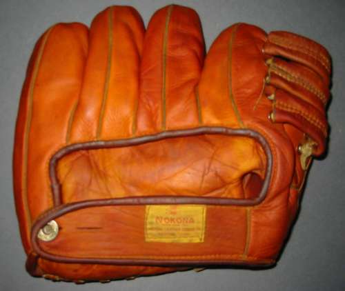 Joff Cross Nokona G33 Back