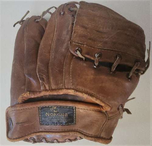 Nokona G57 Two Finger Back