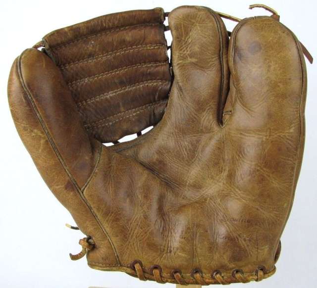 Nokona G57 Two Finger Front