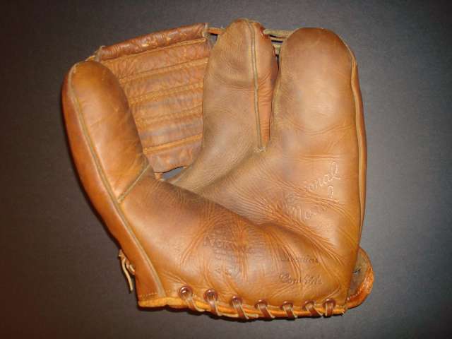 Nokona G57 Two Finger Front