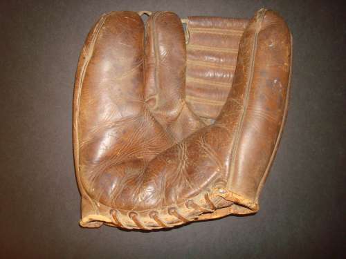 Nokona Two Finger Lefty Front