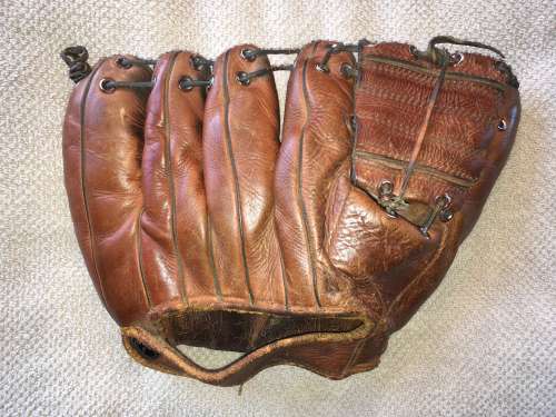 Pinky Higgins Nokona G47 Back