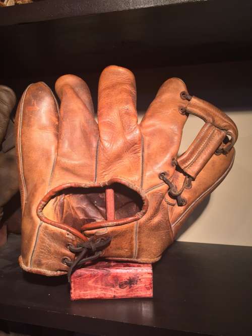 Whitlow Wyatt Firestone Olympian 5521-1 Back