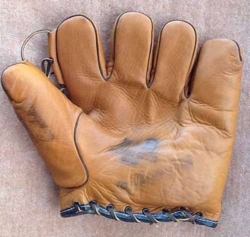 Ed Maynard B&B Sporting Goods Front