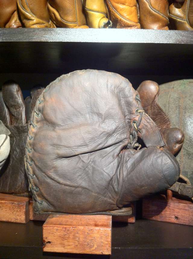 Basemitt Brown With 1 Inch Web Lefty Front