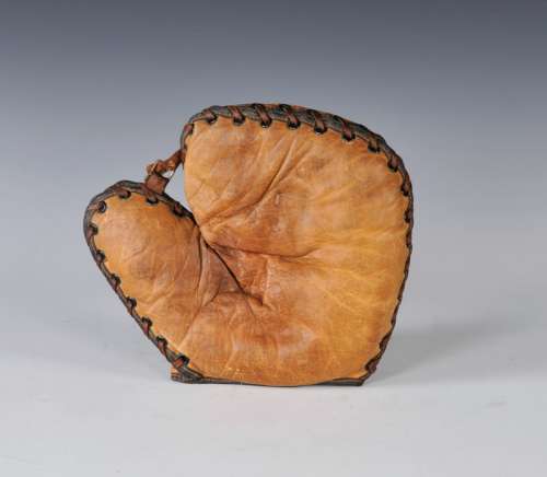 Buckle Web Basemitt Front