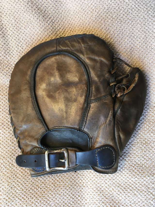 Bud Clancy Buckleback Basemitt Back