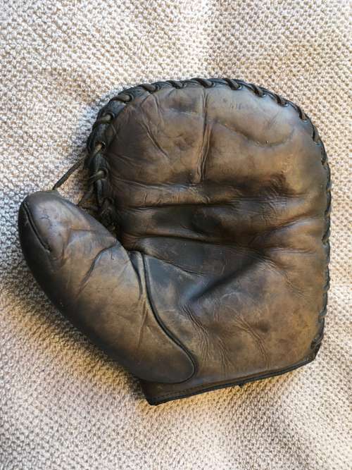 Bud Clancy Buckleback Basemitt Front