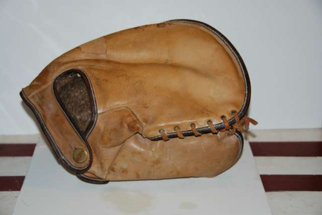 Frank Chance Rich 370 Basemitt Back