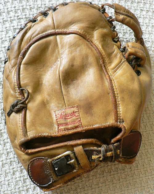 Johnny Mize Leacock Basemitt Back