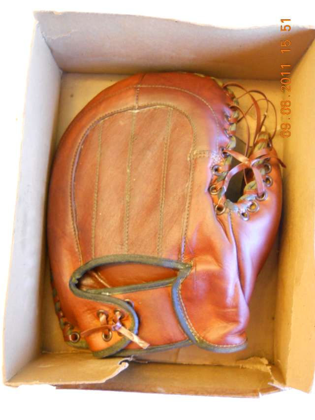 Matchless 200 Basemitt Back