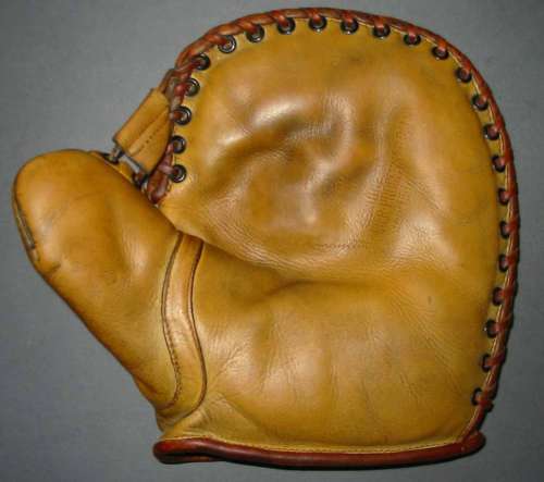 Phil Cavaretta Peerless Mitt Front