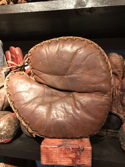 Philips V Notch Basemitt Front