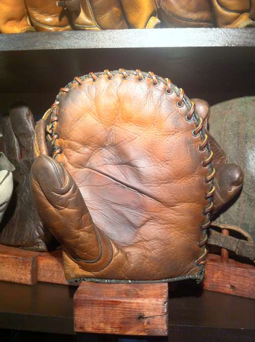 Ray Gardner Bilt Rite Decker Patent Basemitt Front