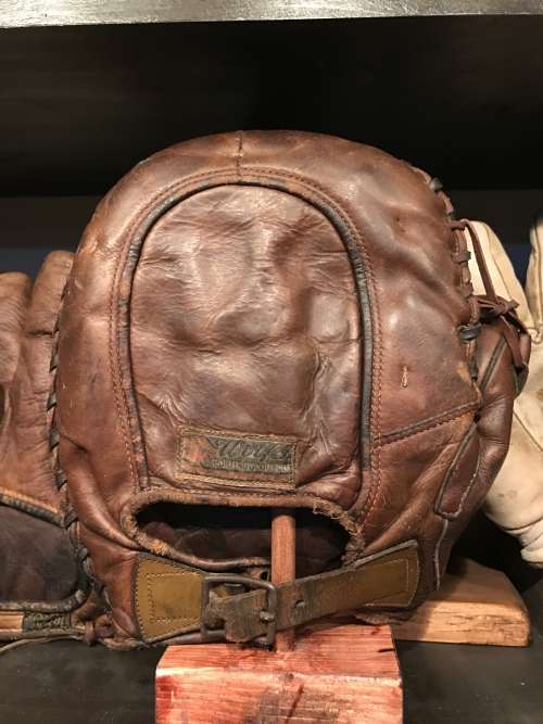 Wolf American League Model Basemitt Back