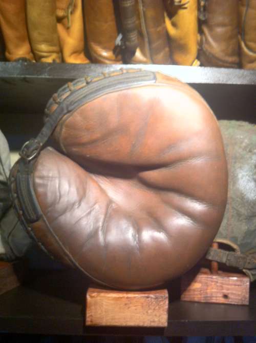 Buckle Web Buckle Back Brown Catchers Mitt Front