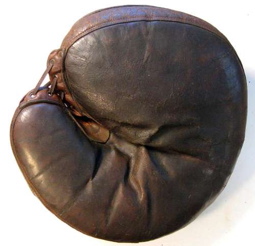 Grommet Web Catchers Mitt Front