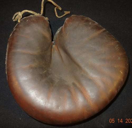 Leacock Catchers Mitt Front