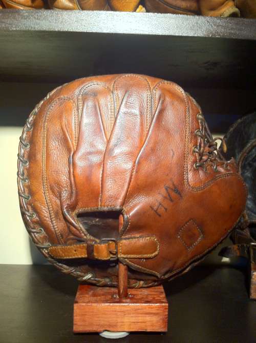 Sewn Pocket Catchers Mitt Brown Back