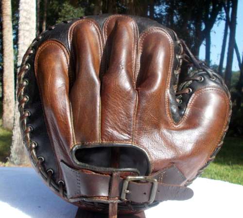 Western Sporting Goods Catchers Mitt Back