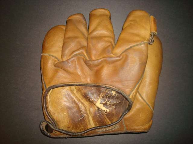 R.H. Macy & Co. G120 Back
