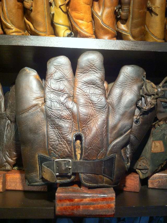 Rabbit Maranville Buckle Back Back