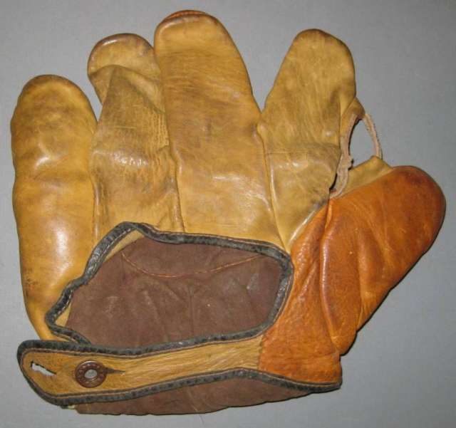 Ernie Wingard Pennant Back