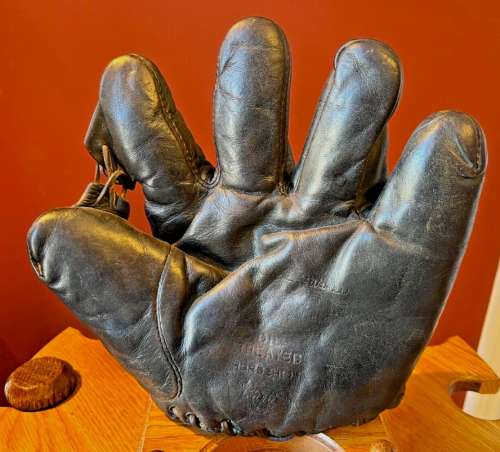 Paul Waner Pennant K437 Front