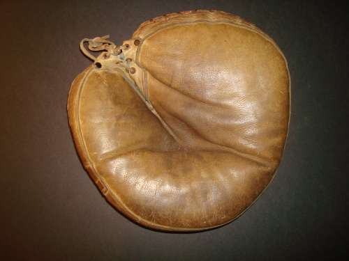 Pennant Catchers Mitt Front