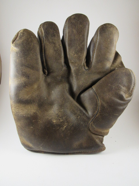 Pennant Full Web Lefty Front