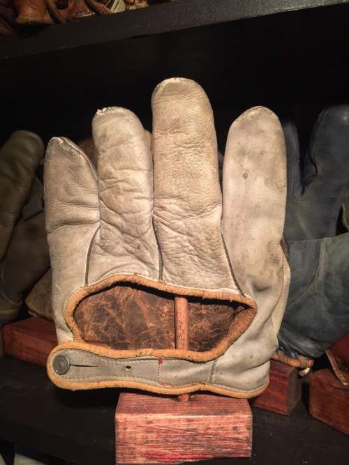 Pennant Full Web White Back