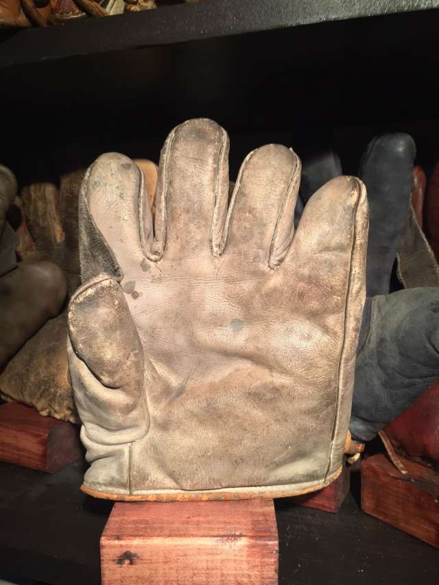 Pennant Full Web White Front