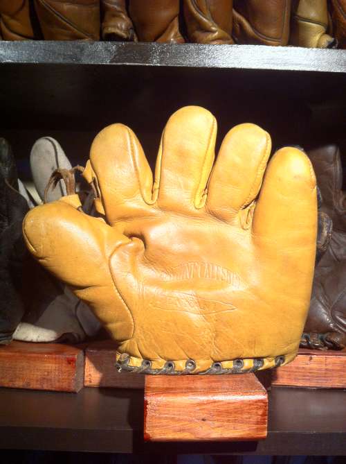 Pennant Semi Pro Front