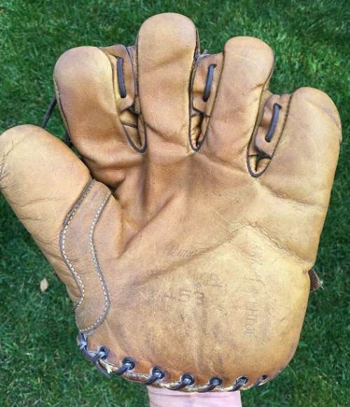 Pennant Webbed Finger Front
