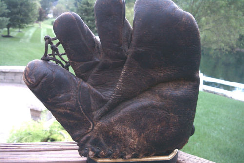 Three Finger Brown Front