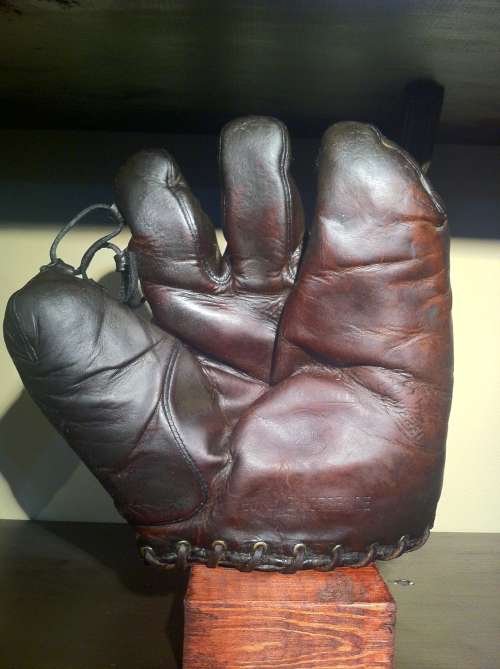 Carl Mays Goldsmith 68 Three Finger Front