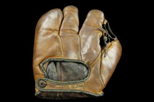 Carl W. Mays TruSport 3F 3 Finger Back