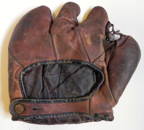 Chas. Red Ruffing Wilson 623 Back