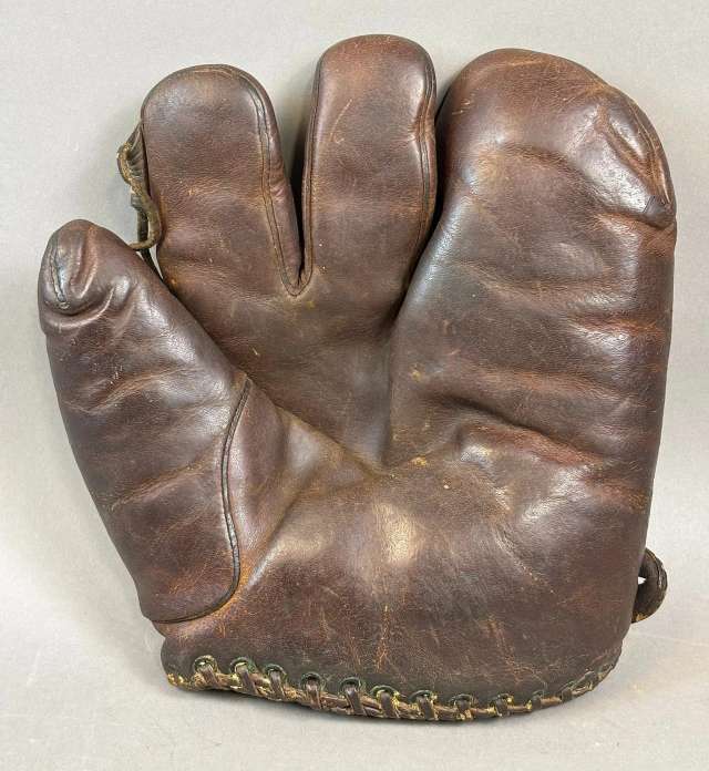 D&M G75 3 Finger Front