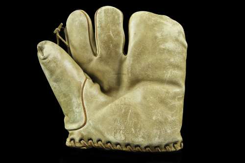 D&M G759 Wapiti 3 Finger Front